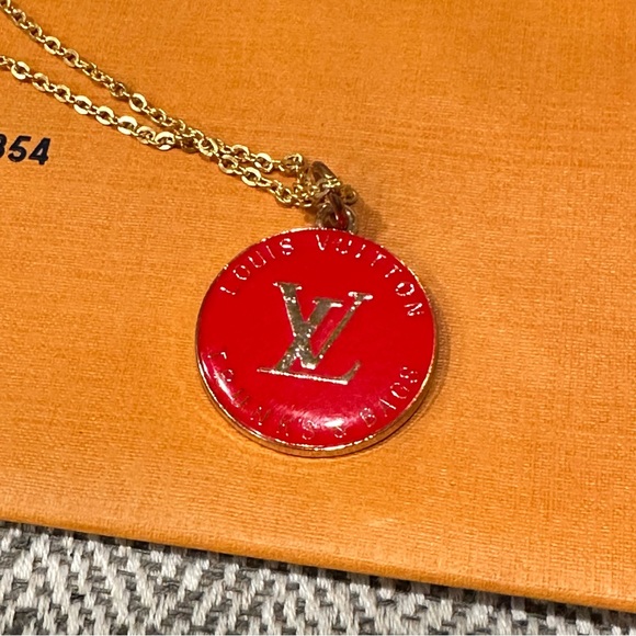 Louis Vuitton Zipper Pull Necklace - Picture 3 of 4